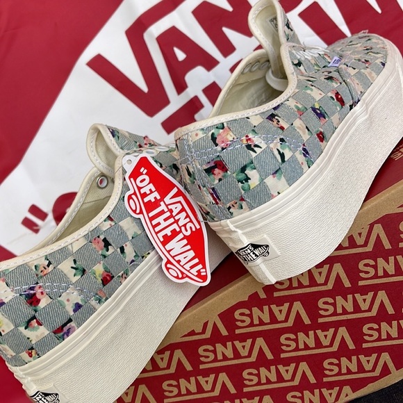 Vans Authentic Stac
(Woven) Floral/Multi
VNOA5KXXAZA
WMNS sneakers - Platforms - Picture 12 of 16